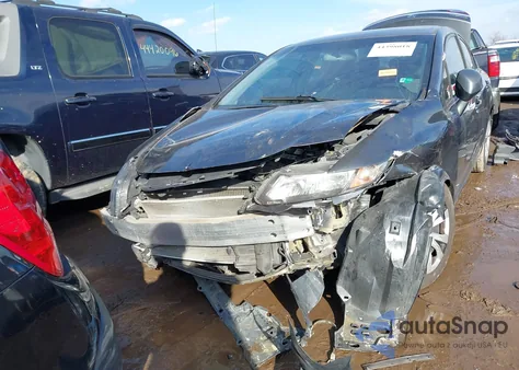 2013 Honda Civic Lx z USA, uszkodzony, nr VIN 2HGFB2F54DH596946